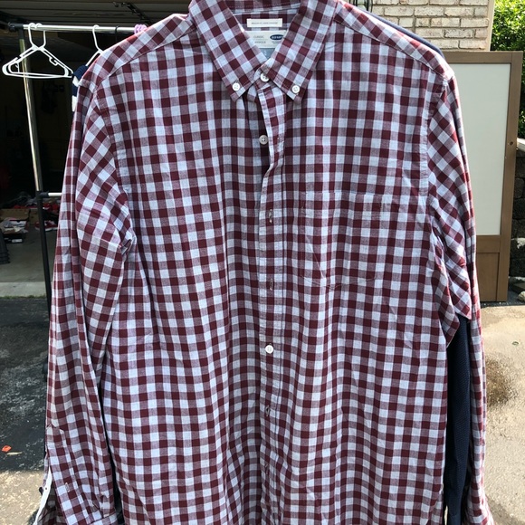 Various button down shirts - Picture 2 of 8